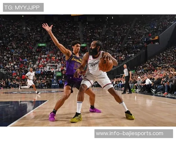 2021年湖人队与快船队激战回顾：洛杉矶德比的精彩瞬间与赛季影响分析